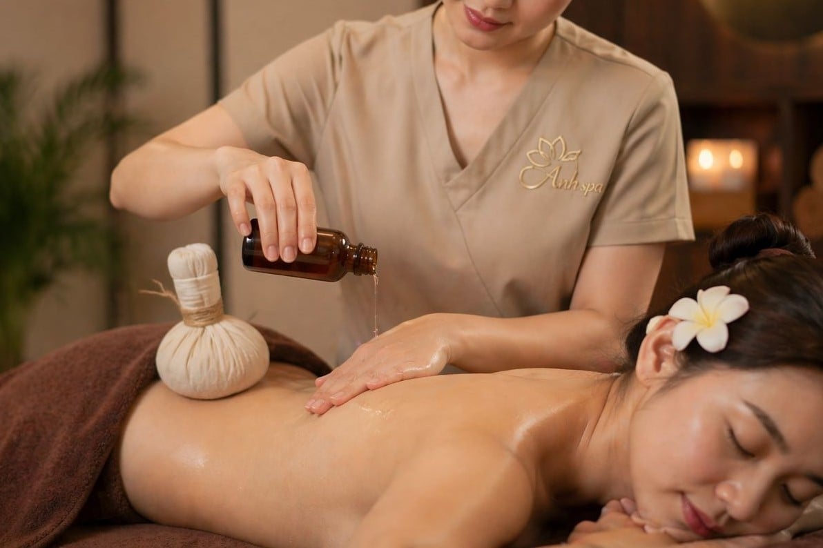 Massage Tinh Dầu Cao Cấp